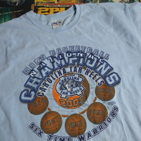 6 time North Carolina Tar Heels Men's Basketball National Champions Tee Large - Picture 2 of 4